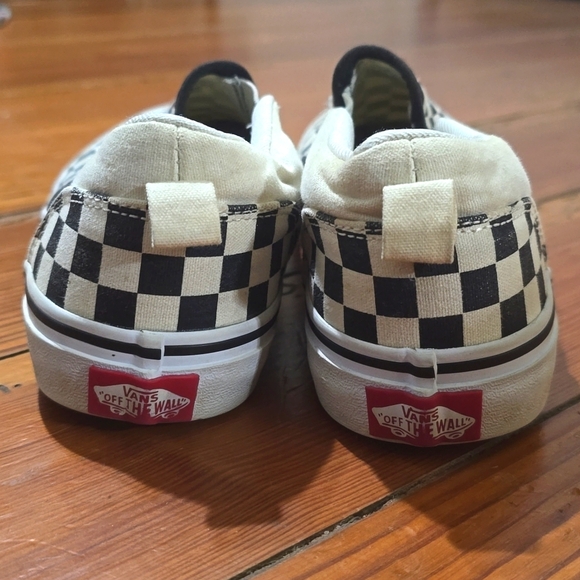 Vans - Picture 2 of 4